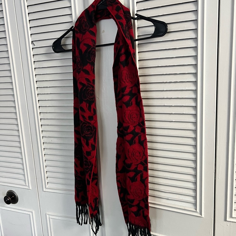 Steve Madden scarf